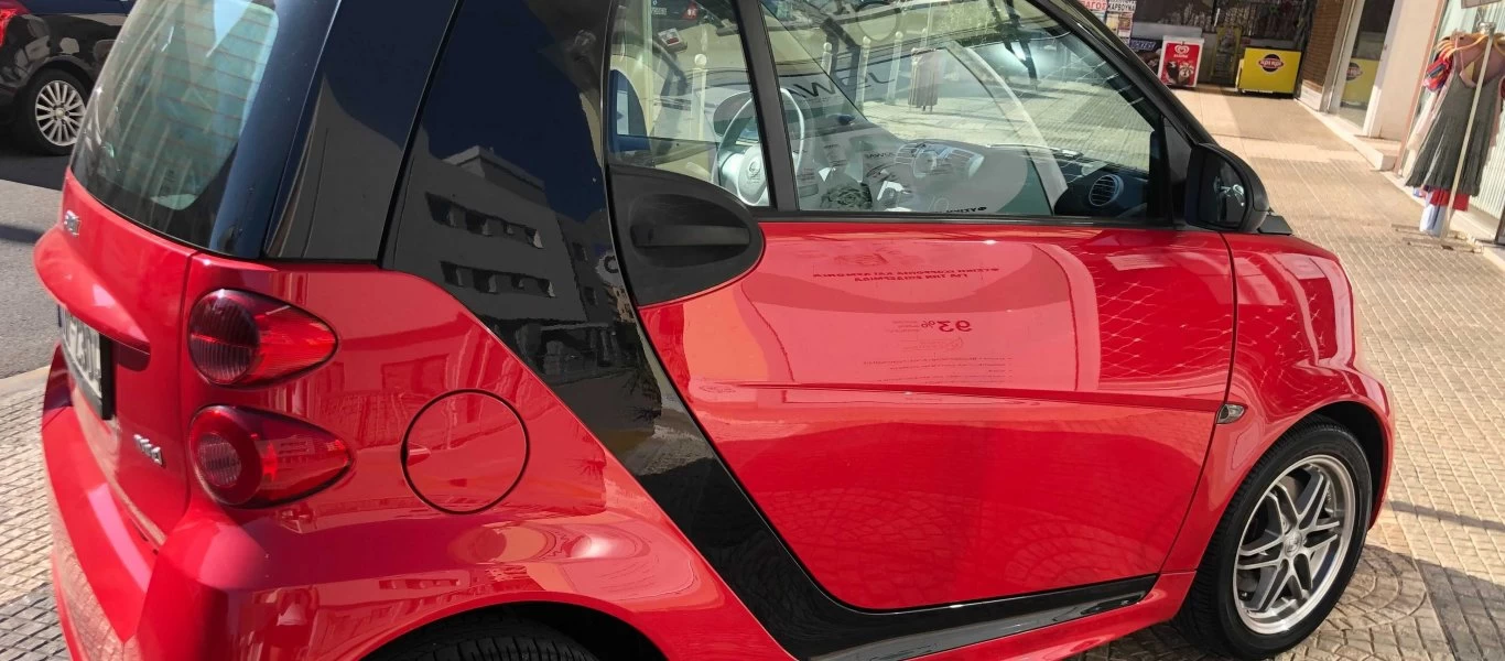 Εκλάπη το απόγευμα αυτοκίνητο SMART έξω από το νοσοκομείο Ασκληπιείο της Βούλας - Αμοιβή για ανεύρεσή του